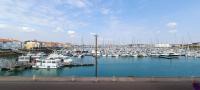 Marinas 2 - Agreable studio face au port Olona - B&B