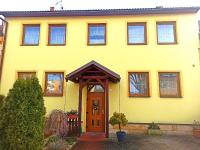 P&P Jičín Apartments - soukromé 2-3 lůžkové pokoje s vlastní kuchyní a koupelnou - Bed and Breakfast