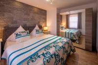 One-Bedroom Apartment Upper Floor with Balcony and Lake View