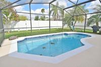 Beautiful Pool Home With Kid's Play Room - Close to Theme Parks & Attractions - B&B Kissimmee