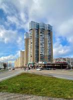 Чарівна, простора квартира в 2хв від МВЦ, Лівобережна - Ferienwohnung
