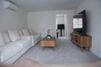 5 Swiftsure - Stunning 4 Bed Home, free parking - B&B Milton Keynes