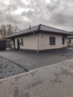 Ferienhaus Luna am schönen Harkebrügger See mit Kamin - Chambres d’hôtes