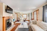 Beautiful Portsmouth Cottage By the Sea with Jacuzzi - B&B Portsmouth