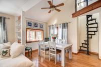 Beautiful Portsmouth Cottage By the Sea w/ Jacuzzi - Chambres d'hôtes Portsmouth