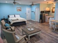 B&B Morehead City - Cozy studio with movie theater, beach 5 min away - Bed and Breakfast Morehead City