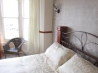 Chambre Double Lit King-Size avec Salle de Bains Commune - Vue sur Mer