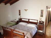 Deluxe Room (2 Adults + 1 Child)