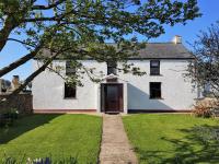 B&B Haverfordwest - Spacious 3-Bedroom 3-bathroom country cottage - Bed and Breakfast Haverfordwest