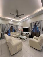 B&B Sitiawan - Entire Vacation Home with landscape garden - Bed and Breakfast Sitiawan