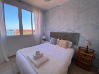 B&B Gibraltar - 2BR with beachviews 1 min walking from the sea - Bed and Breakfast Gibraltar