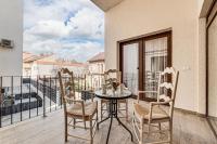 ARI Central Grand Apartments - Luxurious Stay - B&B