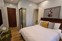 B&B Cavite City - The Great Molave DE LUXE ROOM - Bed and Breakfast Cavite City