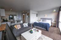 B&B Auckland - Centrally Located Light-filled Studio w Parking - Bed and Breakfast Auckland