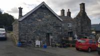 Grade II Lodge House 2 Bedroom - B&B Trawsfynydd