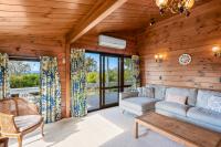 Lakefront Gem - Kuratau Holiday Home - B&B Kuratau