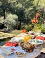 Camera Matrimoniale con Vista Giardino