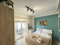 B&B Vlora - TreA Accomodations - On Private Beach with sunbed & umbrella - Bed and Breakfast Vlora