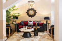 Qult - Invictus - B&B Bucarest