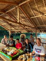 Riverside Transient House/Balingasay-Patar Beach - B&B
