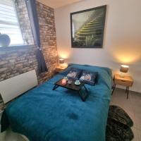 B&B Méré - Studio de 23 m² au centre de Montfort L'amaury - Bed and Breakfast Méré