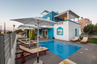 Seabreeze Villa - with Jacuzzi & heated pool - B&B