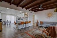 Casa Charleston-3BR-2Bath-HOT TUB-Pet Friendly-No Pet Fees! - B&B