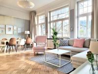 B&B Hameln - Charysma - Jugendstil trifft Moderne, Schlafzimmer mit TV & Netflix, Parkplatz - Bed and Breakfast Hameln