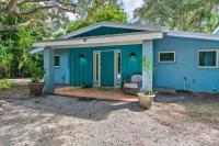 Miles of Private Beach-4BR Beach Access Cottage with SUPs Kyaks-Pets Ok - B&B Englewood