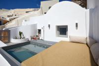 Allure Breeze Suites - Bed and Breakfast Oía