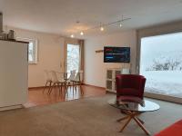 One-Bedroom Apartment with Bath