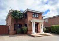 Luxury Canterbury Holiday Home Sleeps Ten Wifi - Chambres d’hôtes Canterbury