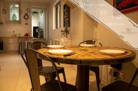 B&B Mende - Le Triplex - 4 pers - Wifi - Centre ville - Bed and Breakfast Mende