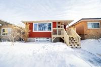 Cozy 3 Bedroom Contemporary Home With Free Parking - Chambres d'hôtes Edmonton