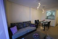 Apartamento de 1 dormitorio con balcón y vistas a la montaña 