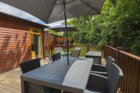 Conkers Lodge for 6 with Hot Tub & Secluded Decking - Spa Resort in Devon - Chambres d'hôtes Chudleigh