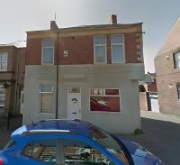 Rodsley - 2 bedroom 1st floor flat Free Parking WiFi and Netflix - B&B