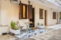 Cute tiny apartment in the heart of Flisvos - B&B Athens