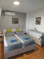 Green and grey - B&B