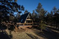 Modern A-frame w/ hot tub + view - B&B Florissant
