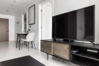 Seaport 1BR w Gym Pool WD Doorman BOS-282 - B&B Boston