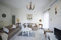 Spacious 2 bedroom apartment at Glifada - B&B Atenas