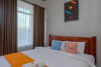 B&B Yogyakarta - Sans Hotel Kumbang Yogyakarta by RedDoorz - Bed and Breakfast Yogyakarta