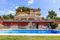 Catalunya Casas Spacious, Sublime Villa just 15km to Barcelona! - B&B