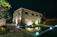 Catalunya Casas Wow! Boutique hotel converted into a private villa! - Chambres d'hôtes Rubí