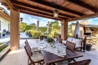 Catalunya Casas Unique Costa Brava Abode with train access to BCN - B&B Santa Coloma de Farnés