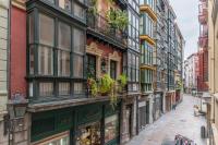 Centro del Casco Viejo junto a la Catedral - B&B Bilbao
