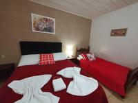 Chalet Family Room (5 Adults)