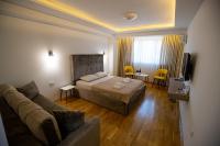 Queens Central Apartments - B&B
