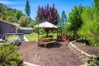 Alpine 4 Bedroom Retreat with Hot tub and Pool table - B&B Coarsegold